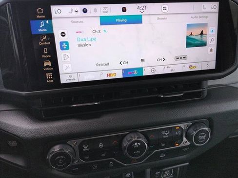 Used 2024 Jeep Wrangler Sport S image 12