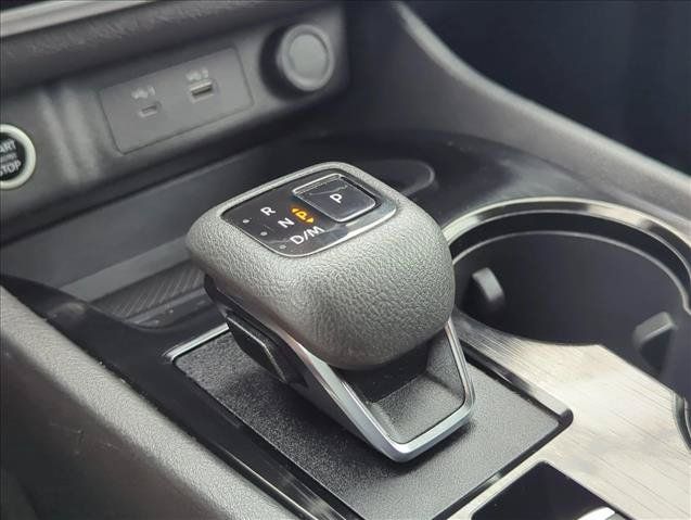 Used 2023 Nissan Rogue S FWD image 11