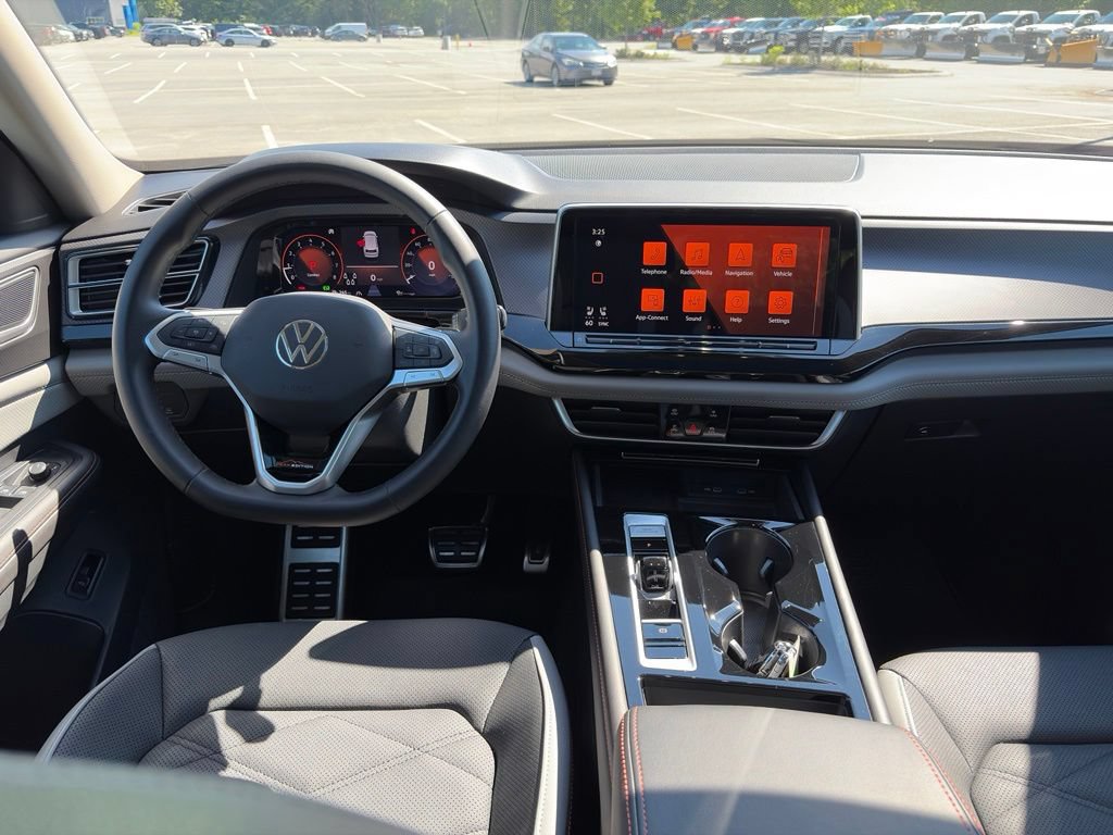 Used 2024 Volkswagen Atlas Peak Edition SEL AWD/4WD image 9
