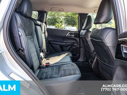 Used 2025 Mitsubishi Outlander SE FWD image 22