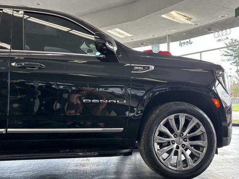 Used 2023 GMC Yukon XL Denali AWD/4WD image 4