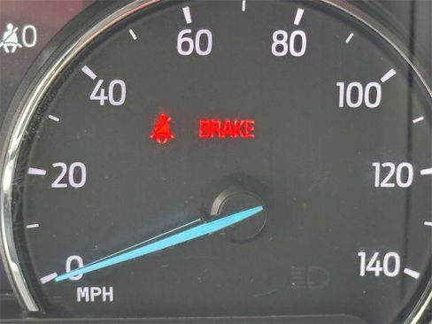 Used 2022 Ford Explorer XLT w/ Equipment Group 202A image 27