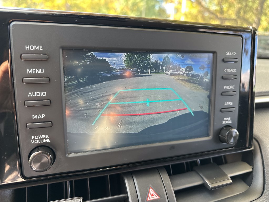 Used 2019 Toyota RAV4 LE AWD/4WD image 16