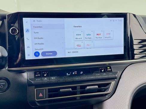 Used 2025 Toyota Camry SE w/ Multimedia Upgrade Package AWD/4WD image 7