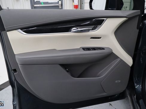 Used 2021 Cadillac XT6 Premium Luxury w/ LPO, Floor Liner Package image 13
