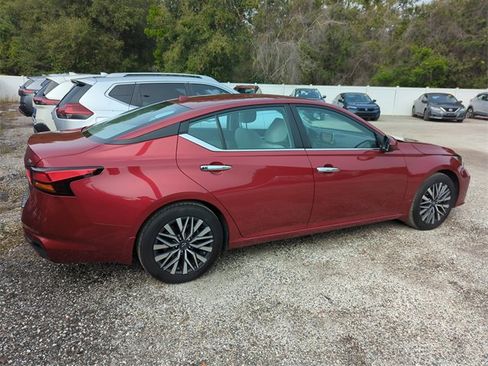 Certified 2023 Nissan Altima 2.5 SV image 2