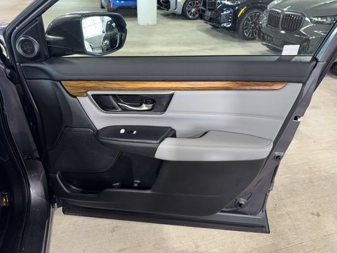 Used 2018 Honda CR-V Touring image 9