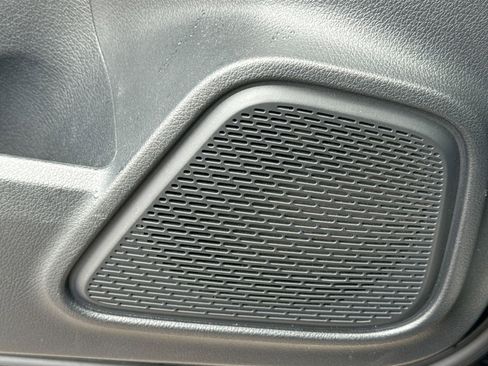 Used 2022 Mercedes-Benz GLB 250 image 23