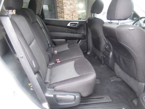 Used 2020 Nissan Pathfinder SV AWD/4WD image 8