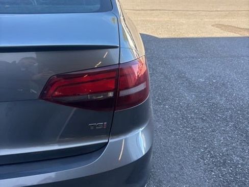 Used 2017 Volkswagen Jetta S image 5