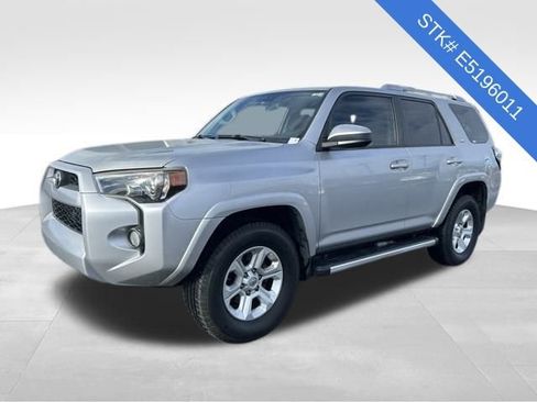 Used 2014 Toyota 4Runner SR5 image 3
