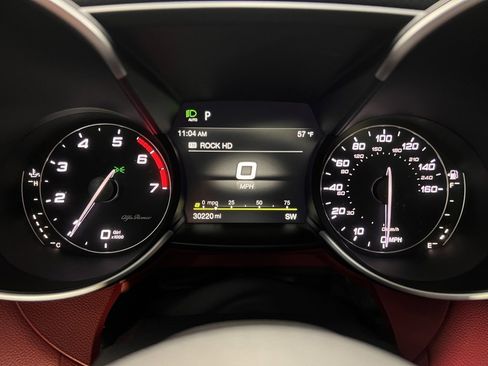 Used 2021 Alfa Romeo Giulia Ti w/ Nero Edizione image 34