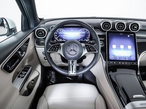 Certified 2026 Mercedes-Benz GLC 300 4MATIC image 15