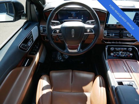 Used 2024 Lincoln Navigator L Reserve AWD/4WD image 12