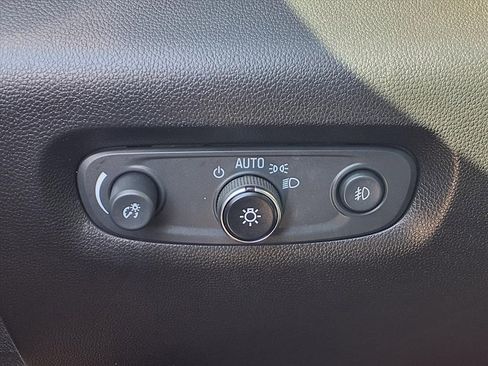 Used 2021 Chevrolet Traverse High Country image 11