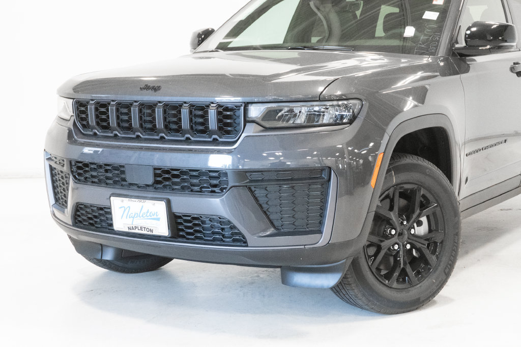 New 2026 Jeep Grand Cherokee L 4WD image 2