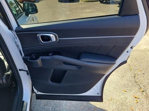 Used 2023 Kia Sorento SX image 34