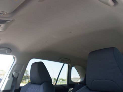 Used 2025 Toyota RAV4 XLE AWD/4WD image 6