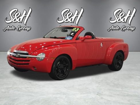 Used 2003 Chevrolet SSR w/ Preferred Equipment Group RWD image 14