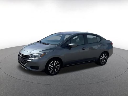 Used 2025 Nissan Versa SV image 8