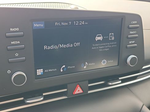 Certified 2026 Hyundai Elantra SE FWD image 11