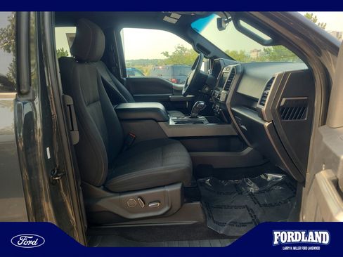 Used 2017 Ford F150 XLT w/ Equipment Group 302A Luxury AWD/4WD image 19