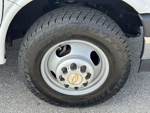 Used 2022 Chevrolet Express 3500 w/ Power Convenience Package image 15