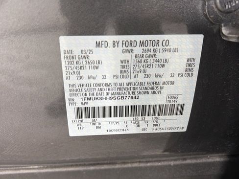 Used 2025 Ford Explorer Platinum w/ LUX Leather Package image 9