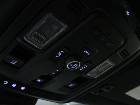 Used 2023 GMC Yukon Denali Ultimate AWD/4WD image 25