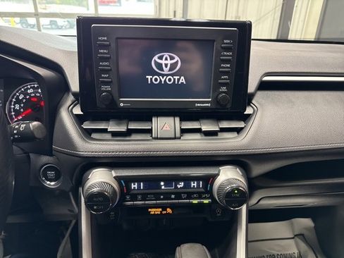 Used 2021 Toyota RAV4 XLE image 8