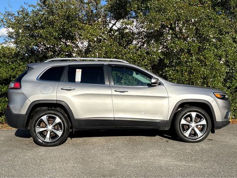 Used 2020 Jeep Cherokee Limited image 23