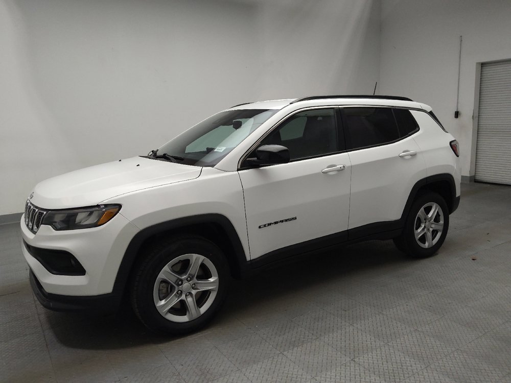 Used 2023 Jeep Compass Latitude AWD/4WD image 2