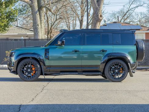 Used 2024 Land Rover Defender 110 V8 image 16