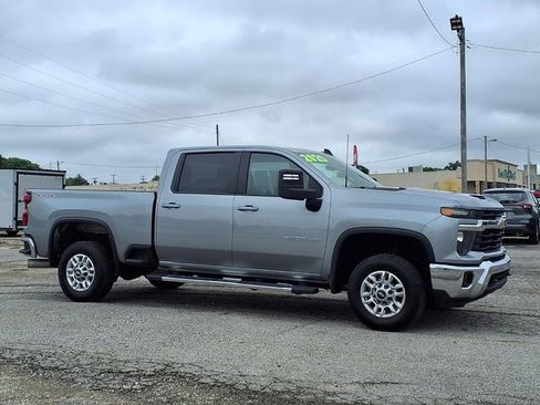 Used 2025 Chevrolet Silverado 2500 LT w/ Convenience Package AWD/4WD image 21