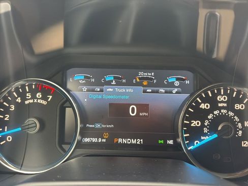 Used 2015 Ford F150 Lariat w/ Equipment Group 502A Luxury AWD/4WD image 19