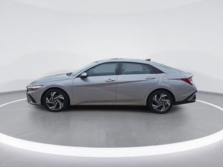 Used 2025 Hyundai Elantra SEL FWD video 1