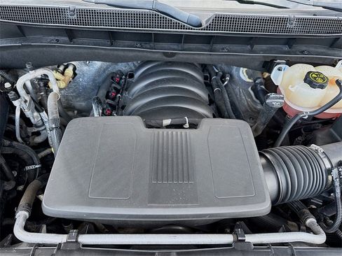 Used 2023 Chevrolet Suburban LT image 33