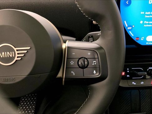 Certified 2025 MINI Cooper S image 19