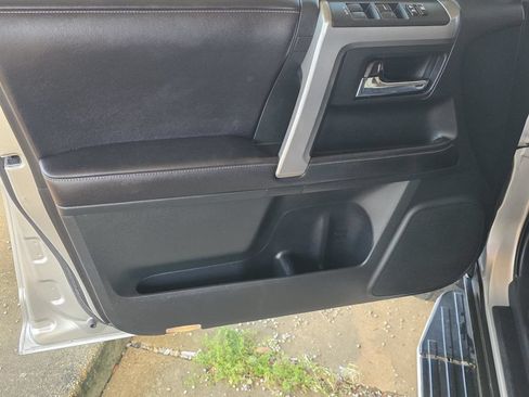Used 2016 Toyota 4Runner SR5 Premium RWD image 30