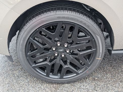 New 2027 Ford Expedition Platinum w/ Stealth Performance Package AWD/4WD image 13