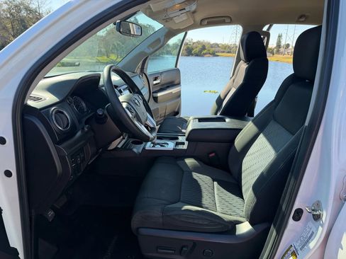 Used 2015 Toyota Tundra SR5 w/ SR5 Upgrade Package image 12