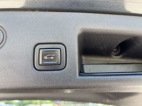 Used 2020 Chevrolet Equinox LT FWD image 6