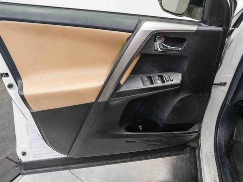 Used 2017 Toyota RAV4 XLE w/ Carpet Mat Package FWD image 22