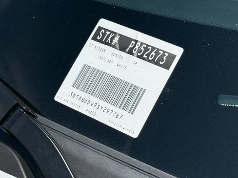 Used 2025 Nissan Sentra SR FWD image 32