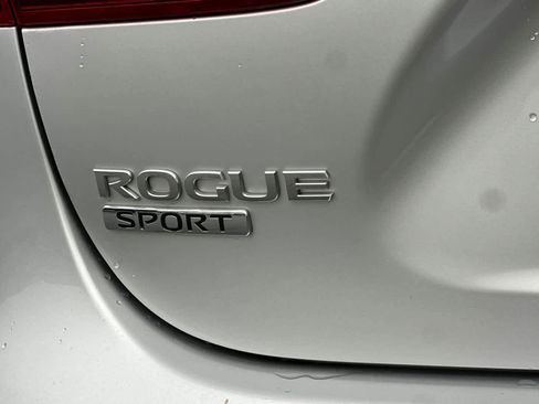 Used 2022 Nissan Rogue Sport S image 31