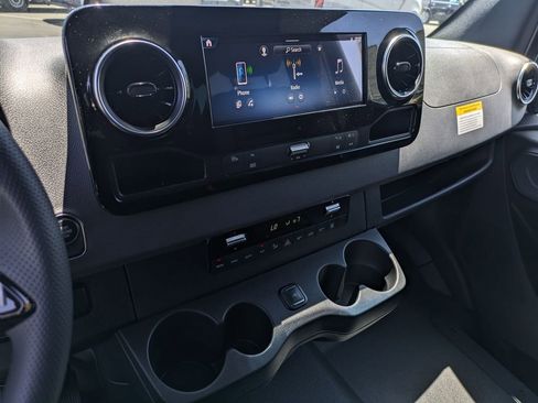 New 2025 Mercedes-Benz Sprinter 2500 image 6