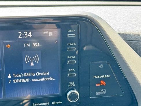 Used 2022 Toyota Highlander XLE image 38