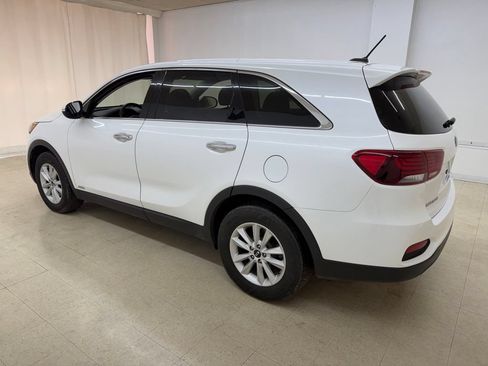 Used 2020 Kia Sorento LX AWD/4WD image 3