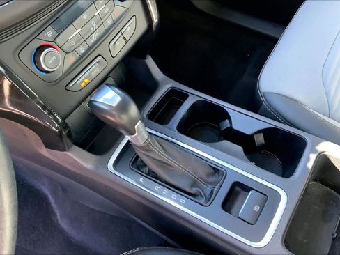 Used 2018 Ford Escape SE w/ Ford Safe & Smart Package image 15