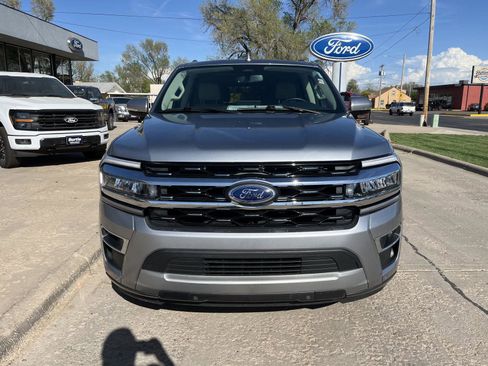 Used 2024 Ford Expedition Max Limited RWD image 3